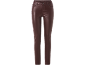 Tamnosmeđe pantalone od veštačke kože sa visokim strukom i bočnim džepovima.
