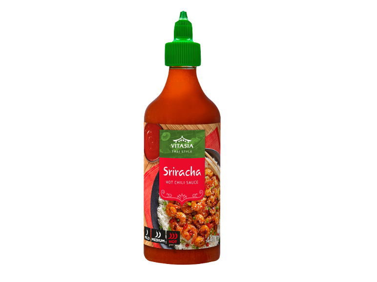 Boca Sriracha ljutog čili sosa sa slikom škampa i pirinča.