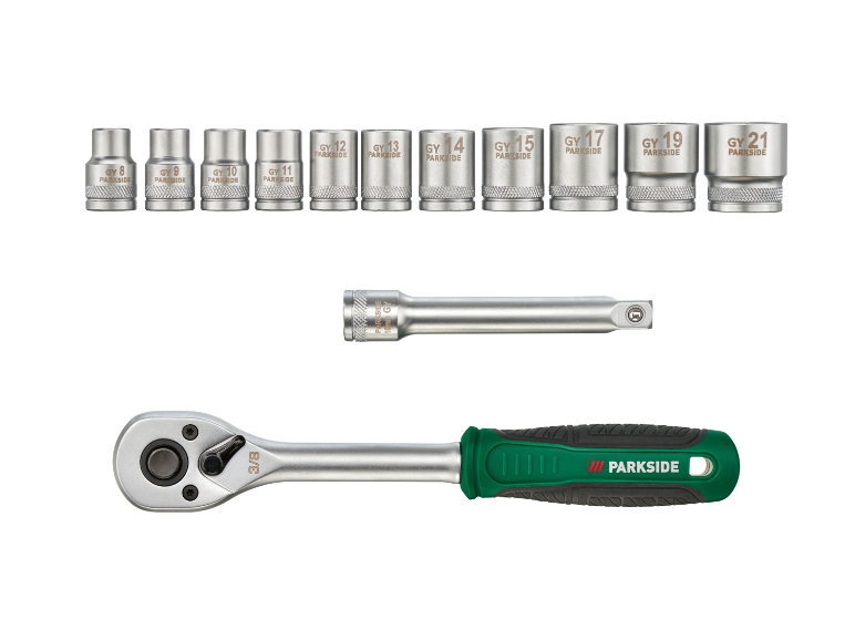 Set nasadnih ključeva od 8 do 21 mm, produžetak i račna.