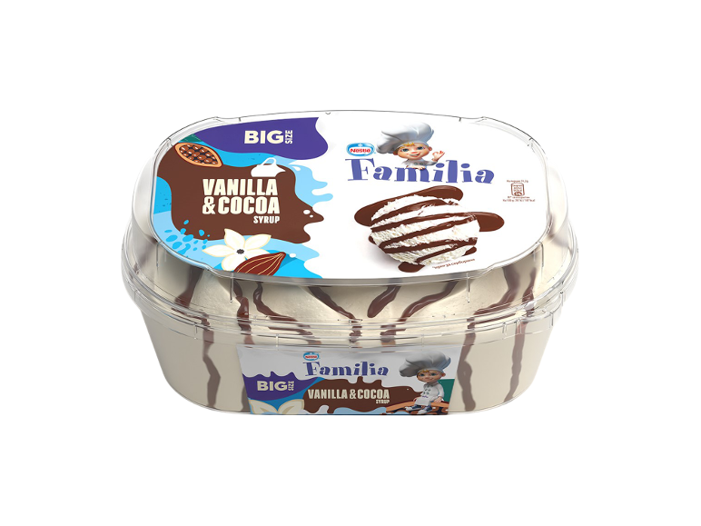 Velika posuda sladoleda sa vanilom i kakao sirupom sa likom kuvara.