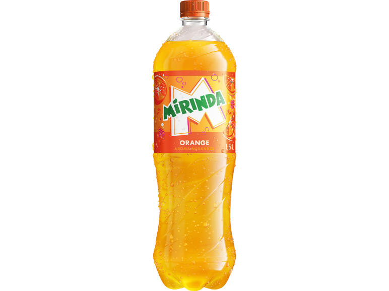 Flaša soka od pomorandže sa kapljicama vode, etiketa sa „ORANGE“ i „1,5 L“.