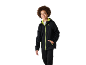 Dečak u crnoj i limeta zelenoj softshell jakni i crnim pantalonama