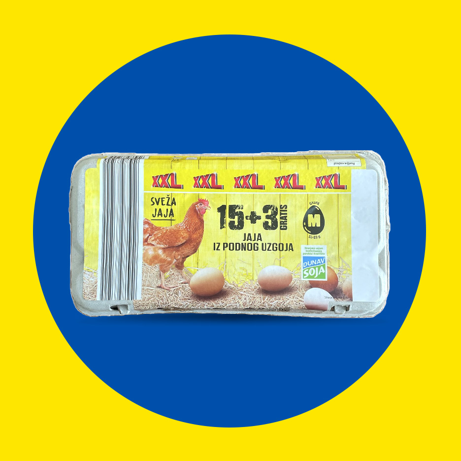 Pakovanje jaja sa natpisom 'Sveža jaja', '15+3 gratis', 'XXL' i slikom kokoške.