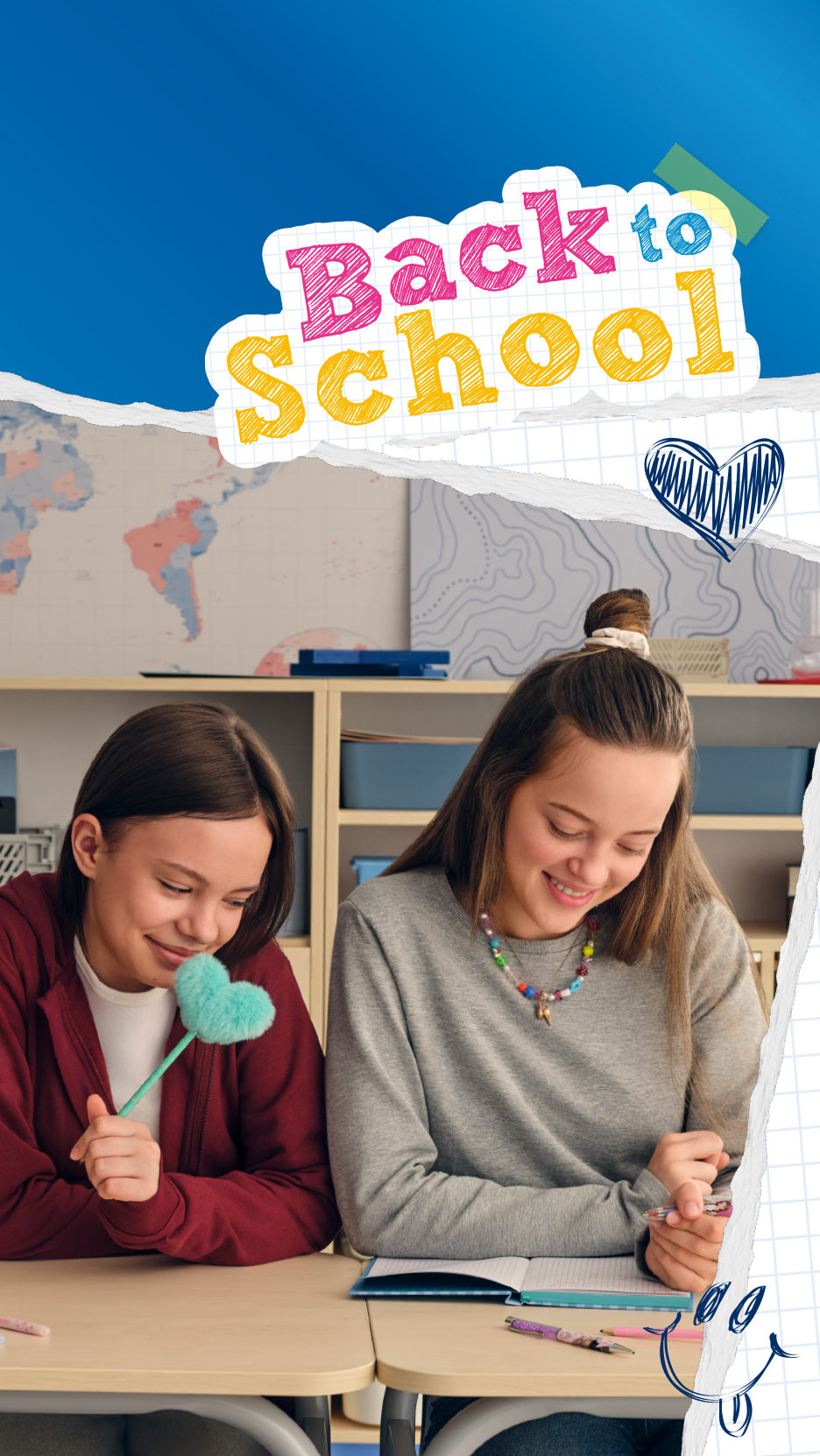 Dve devojčice u učionici, sa natpisom „Back to School“.
