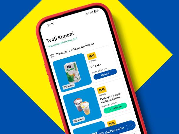 Mobilna aplikacija sa kuponima za čaj od nane i puding sa šlagom, prikazana na plavo-žutoj pozadini.