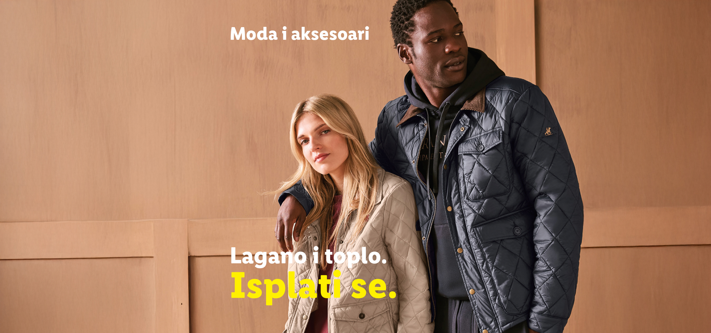 Moda i aksesoari: Lagano i toplo. Isplati se. Tri osobe u jesenjoj odeći.