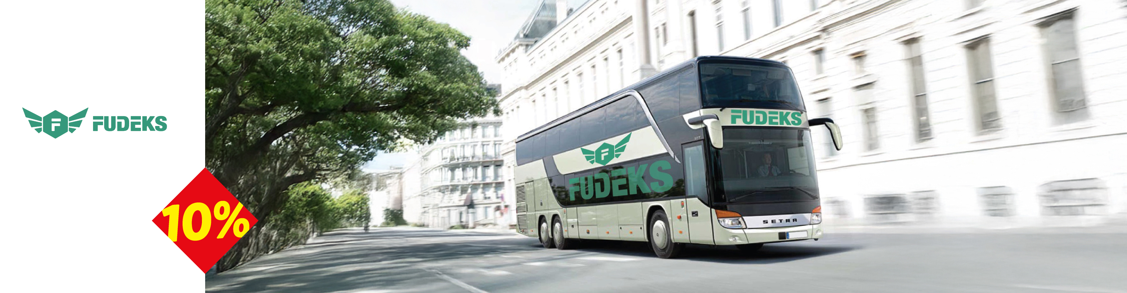 Dvostruki autobus Setra sa logom FUDEKS na putu.