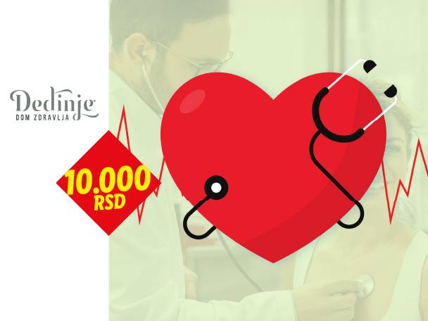 Lekar pregleda pacijenta stetoskopom, sa srcem i cenom od 10.000 RSD.