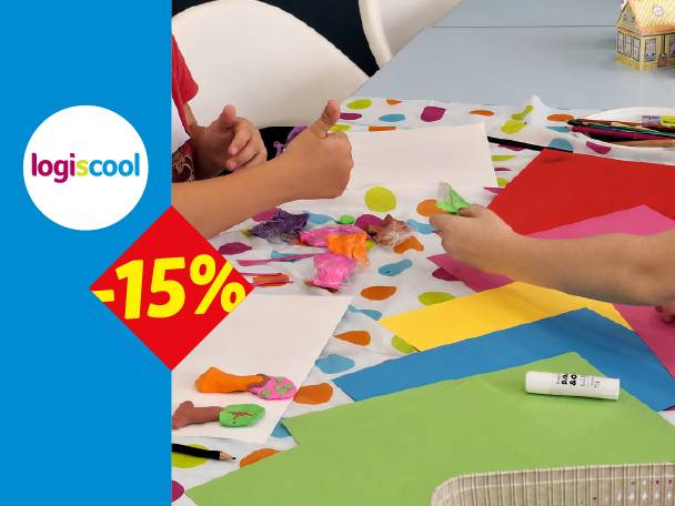 Deca se igraju sa šarenim papirom, plastelinom i lepkom, uz popust od 15%.