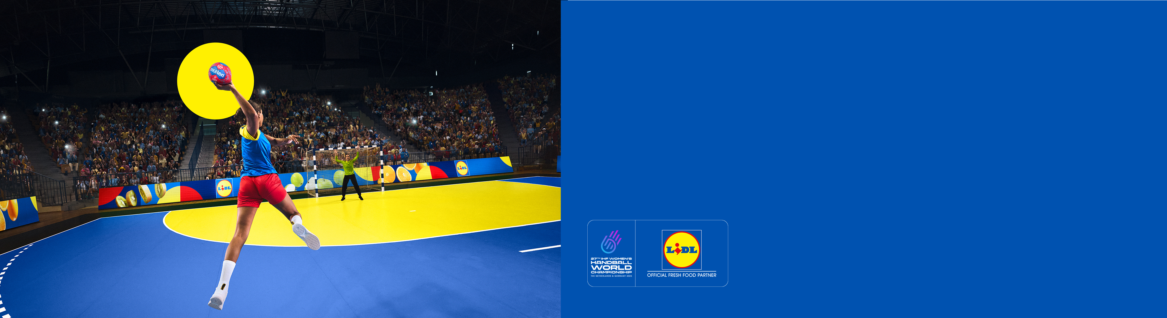 Rukometašica u akciji na terenu sa Lidl logotipima i gledaocima.