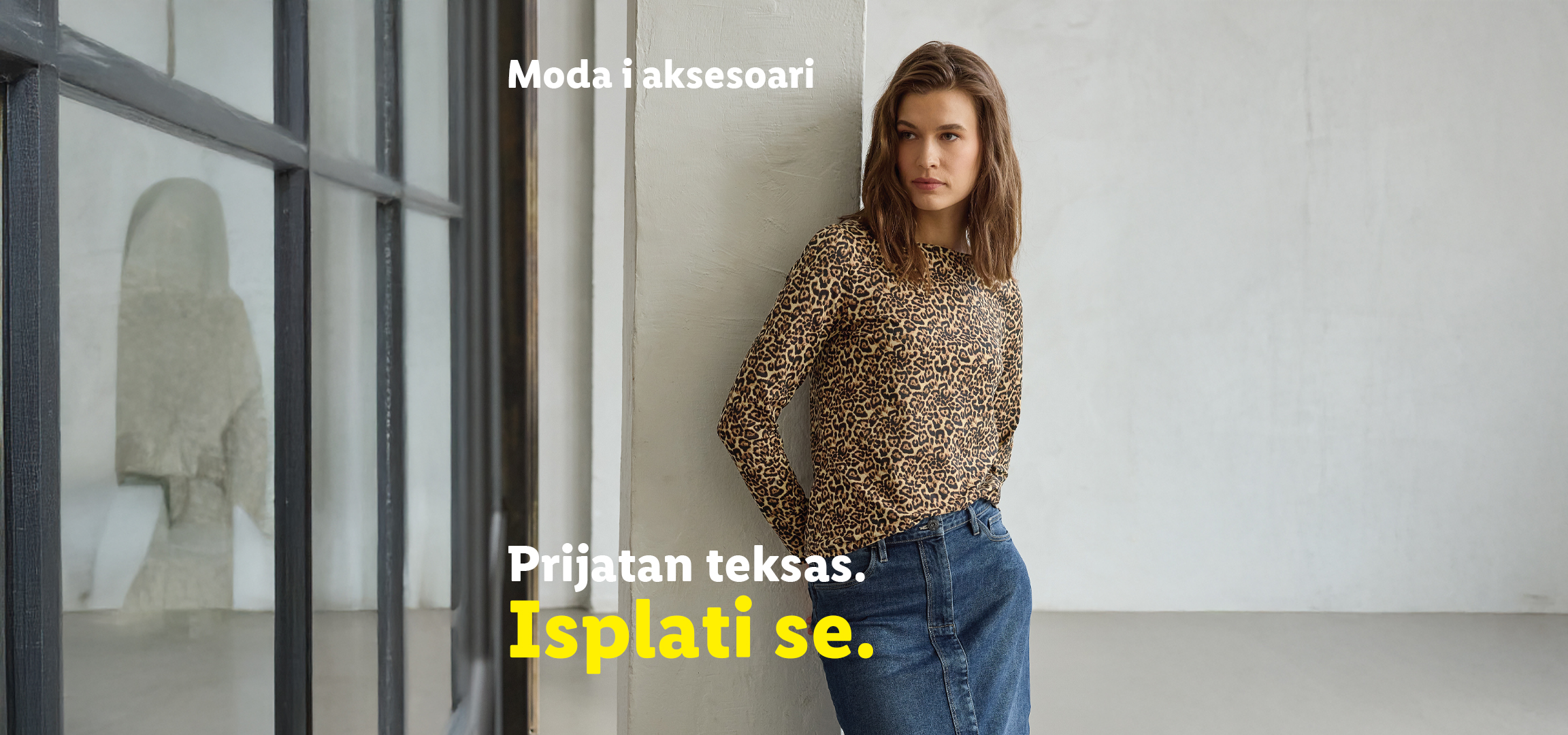 Moda i aksesoari: Prijatan teksas. Isplati se. Tri žene u teksas haljini, bež jakni i leopard jakni.