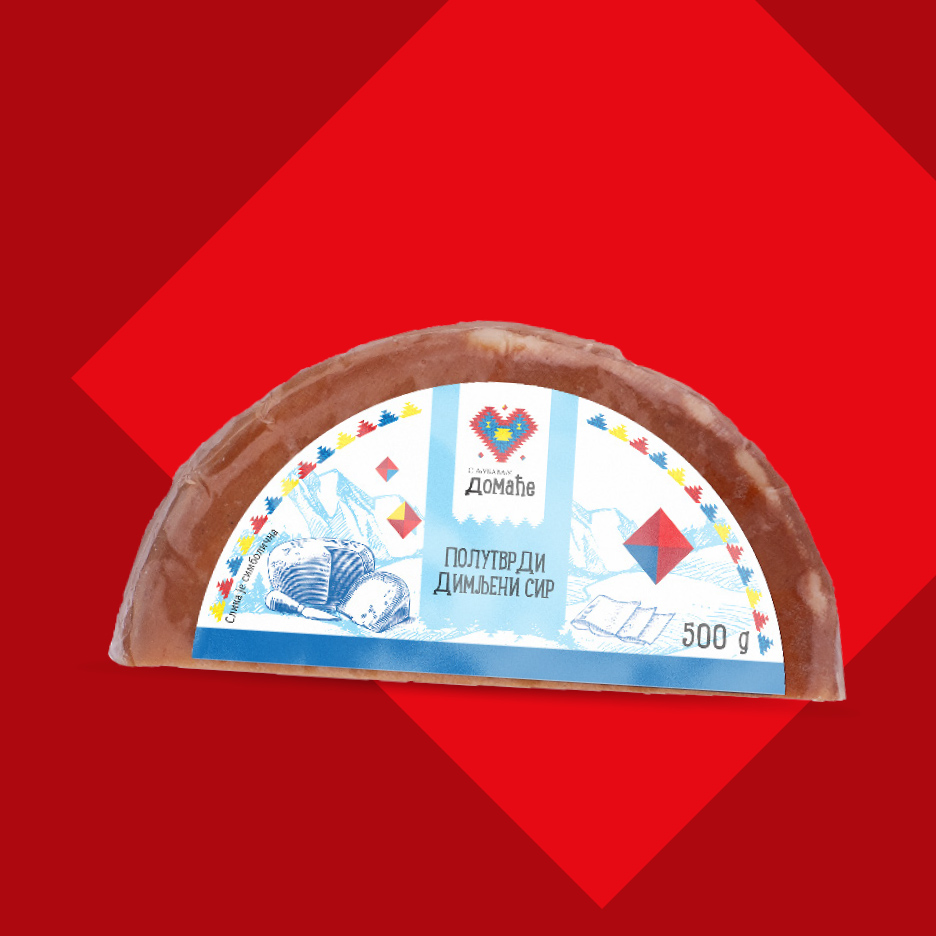 Polutvrdi dimljeni sir od 500 g na crvenoj pozadini