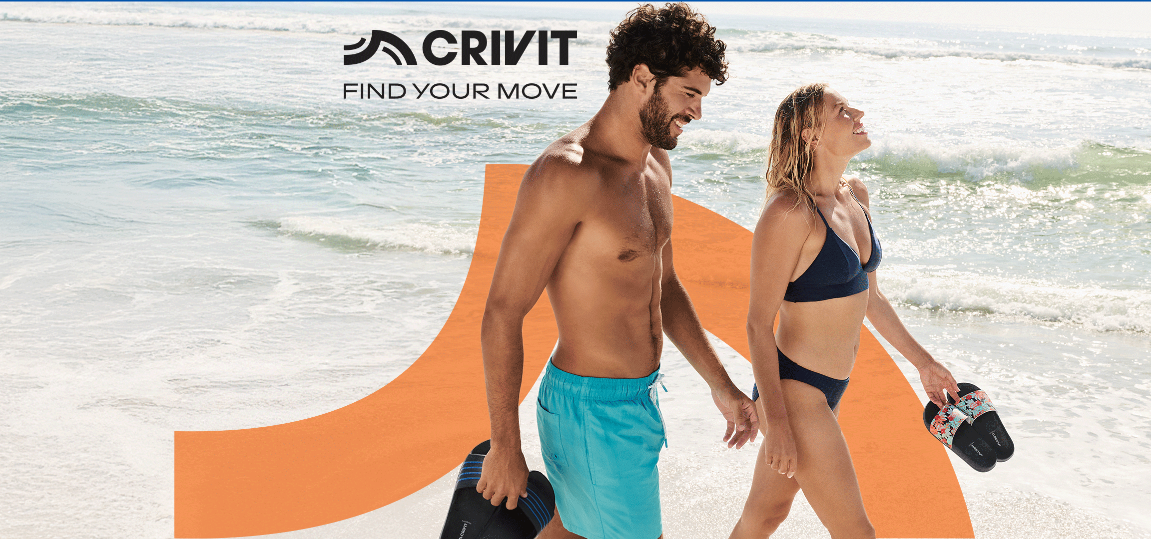 Par šeta plažom, dok žena čita knjigu ispod suncobrana, sa natpisom 'FIND YOUR MOVE'.