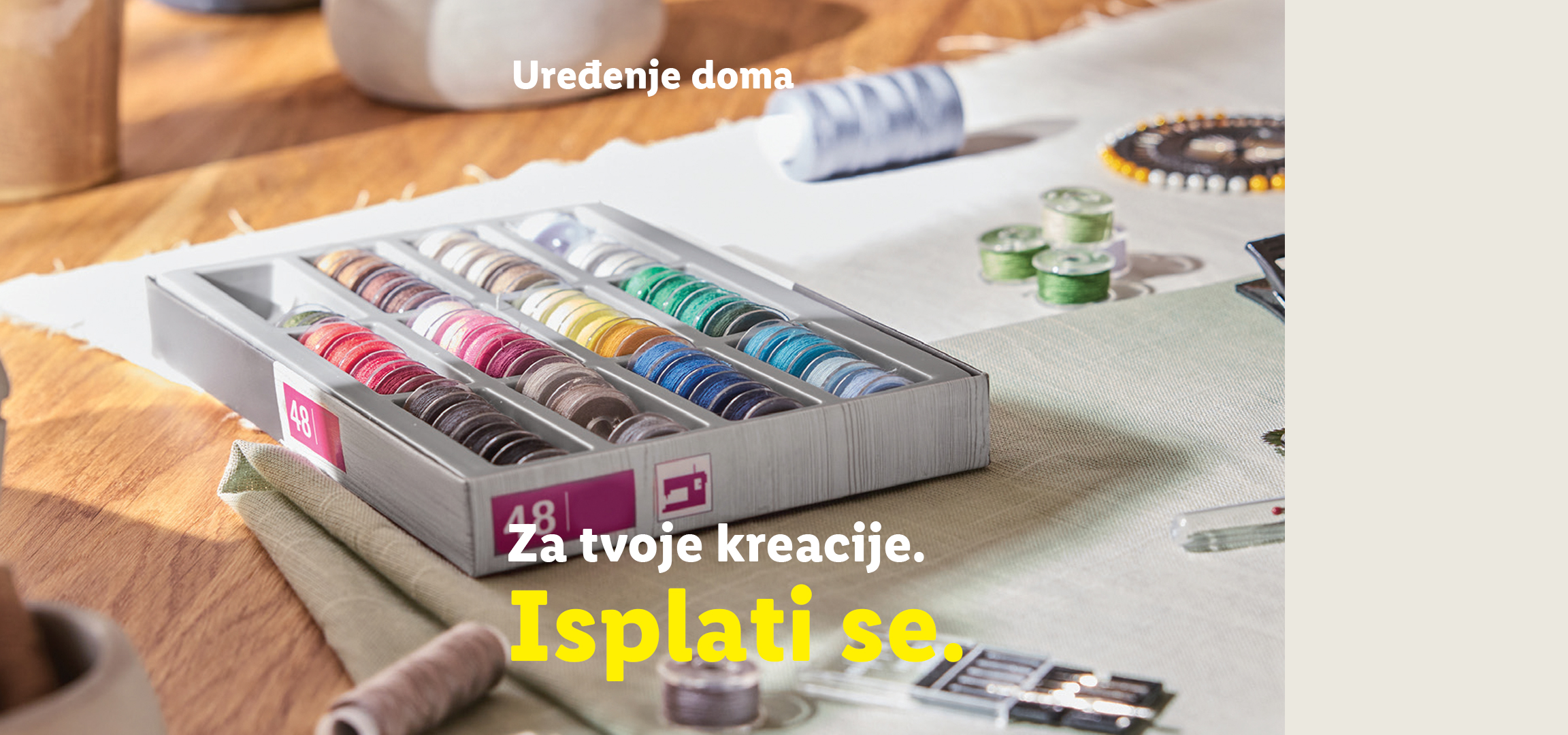 Šivaća mašina PFAFF Element 1495 XL i torba za šivenje, sa priborom za šivenje.