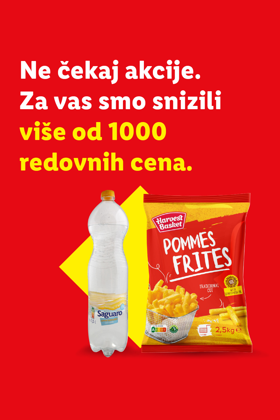 Reklama sa flašom vode Saguaro i pakovanjem pomfrita Harvest Basket, sa tekstom o sniženjima.