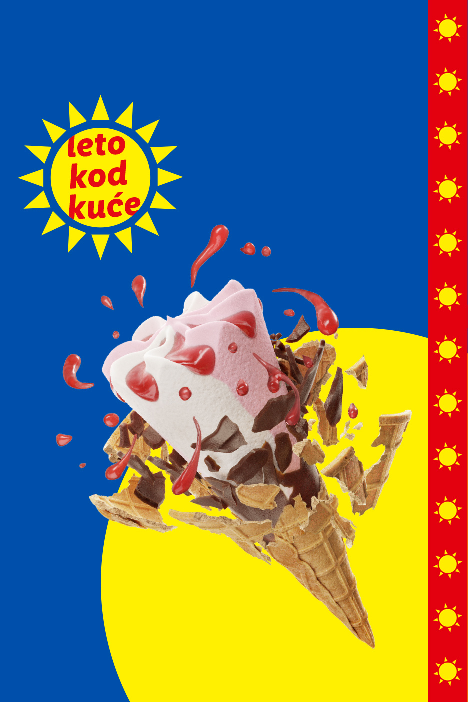 Sladoled u kornetu sa čokoladom i prelivom od jagode, sa natpisom 'leto kod kuće' i suncem.